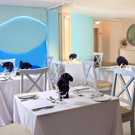 Villas Caroline Beach Hotel